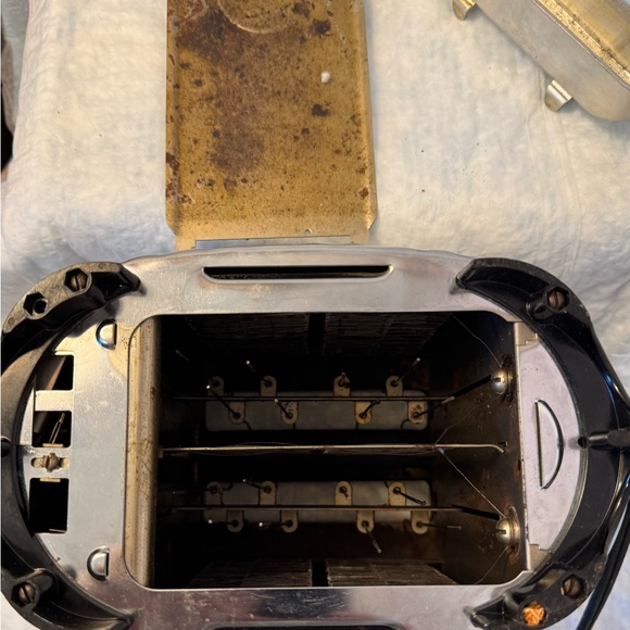 Vintage Chrome Toaster, Warming Tray, Brush & Bakelite ? Handles & Trim. 1950’s - Picture 9 of 12